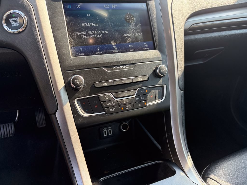 Used 2020 Ford Fusion SEL FWD image 12