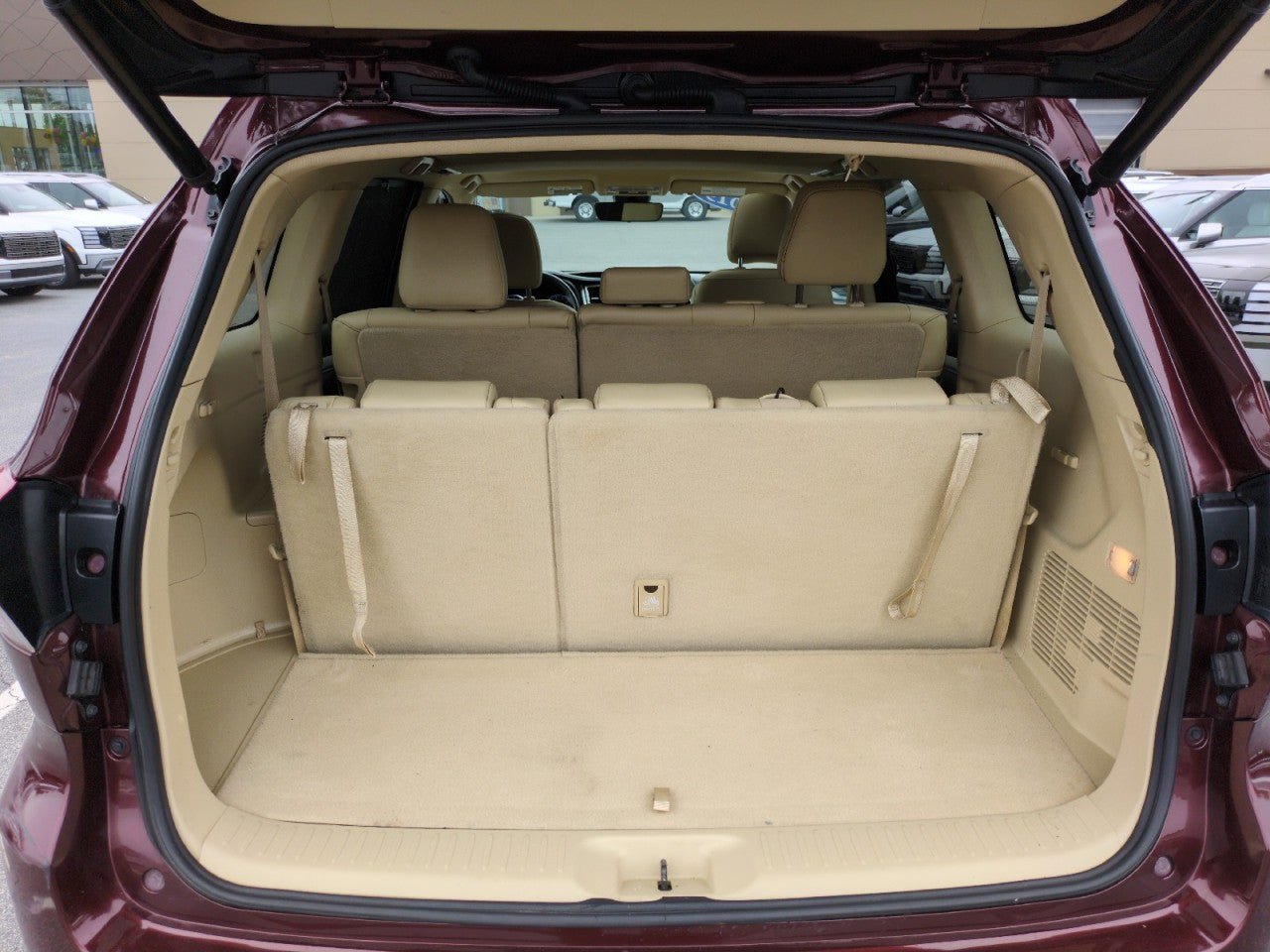 Used 2019 Toyota Highlander XLE FWD image 39