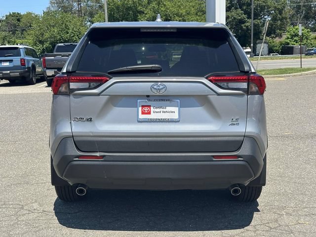 Used 2023 Toyota RAV4 LE AWD/4WD image 8