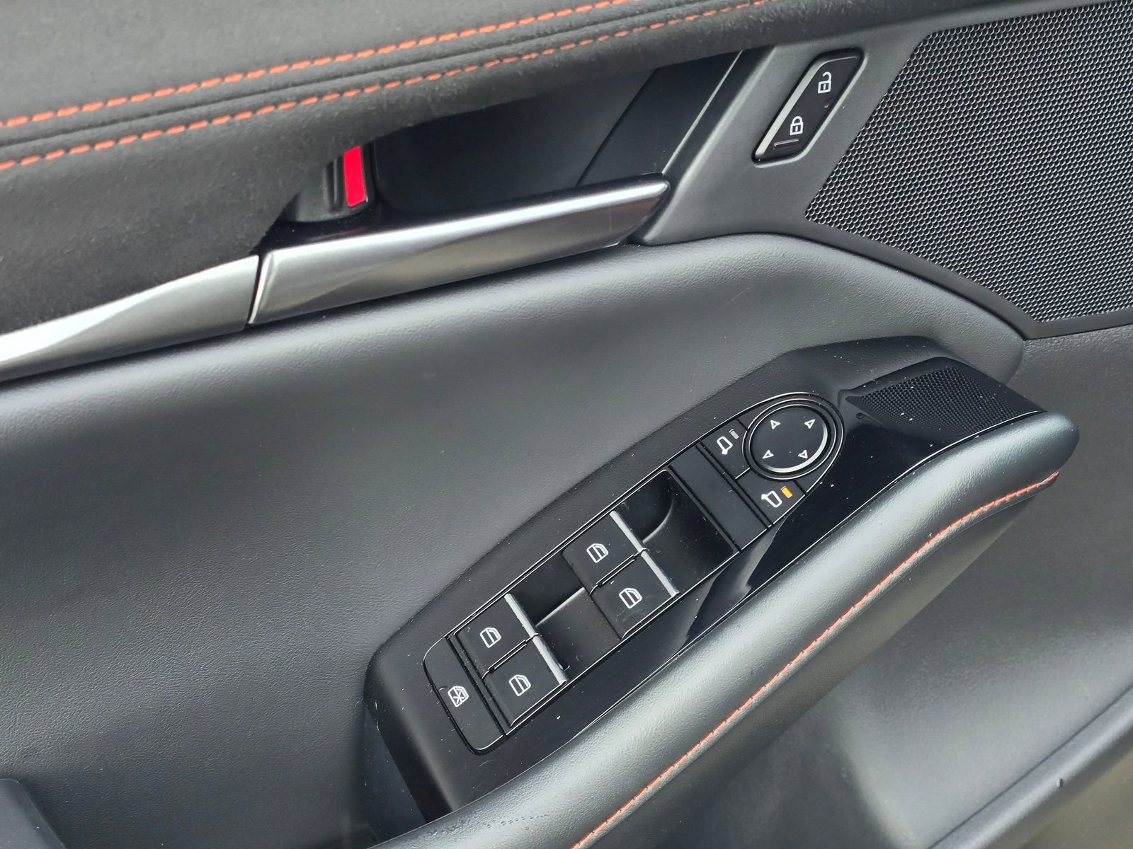 Used 2024 MAZDA MAZDA3 s image 24