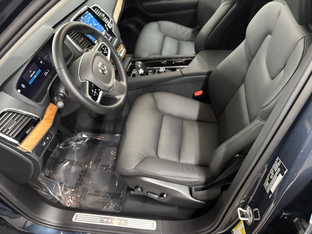 Certified 2025 Volvo XC90 T8 Plus w/ Protection Package Premier AWD/4WD image 10