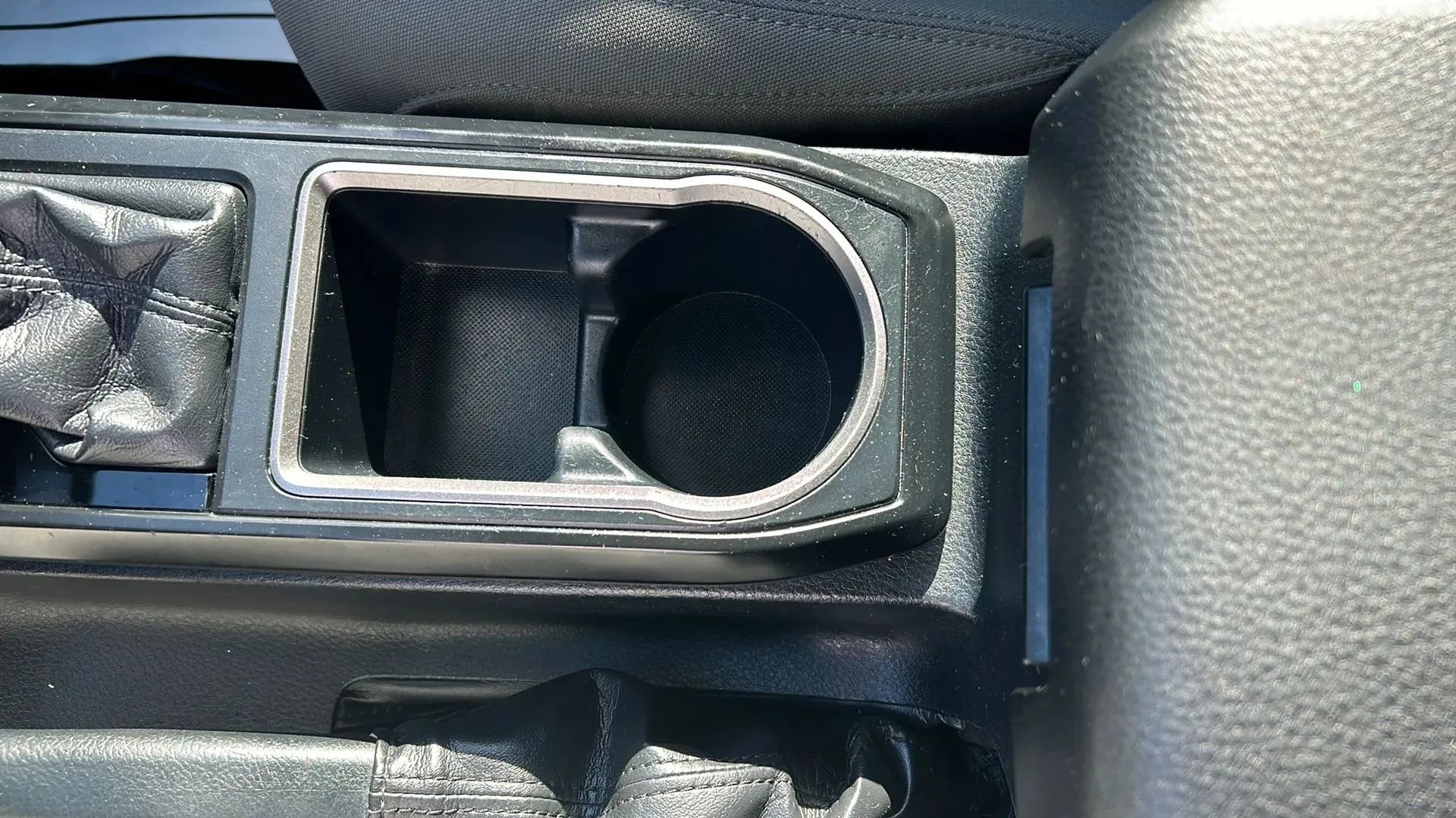 Used 2020 Toyota Tacoma SR image 30