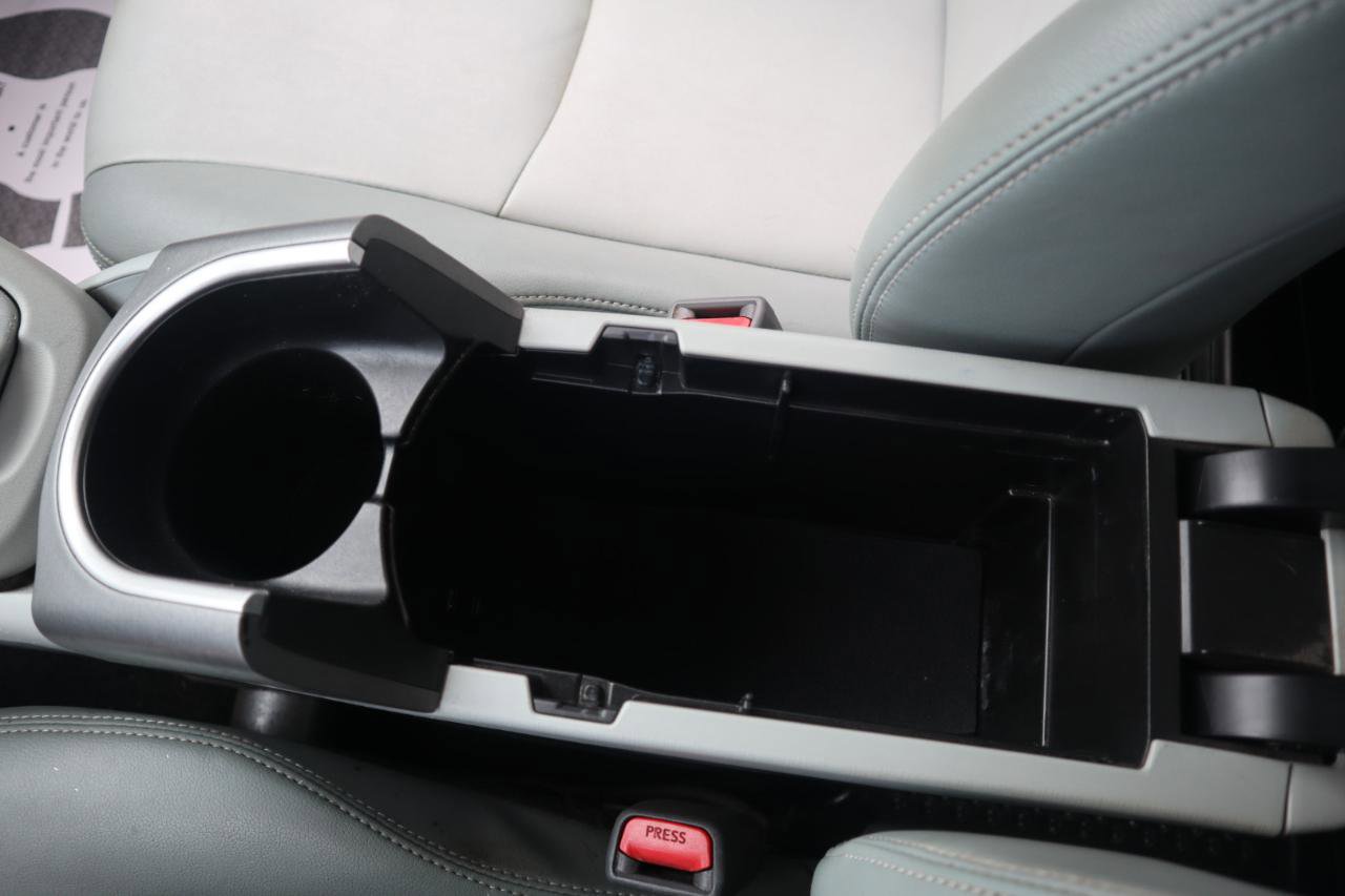 Used 2015 Toyota Prius Four w/ Deluxe Solar Roof Package image 90