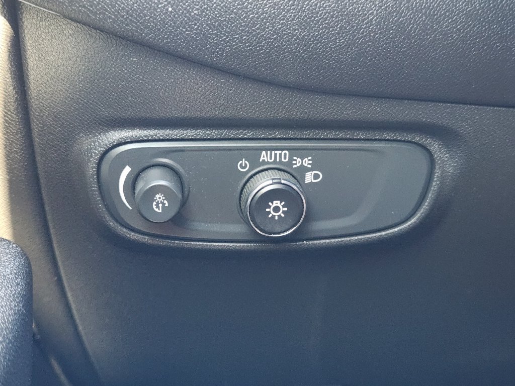 Used 2024 Chevrolet Equinox RS FWD image 24