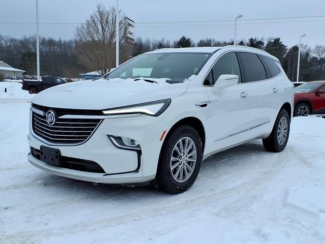 Used 2023 Buick Enclave Essence image 4