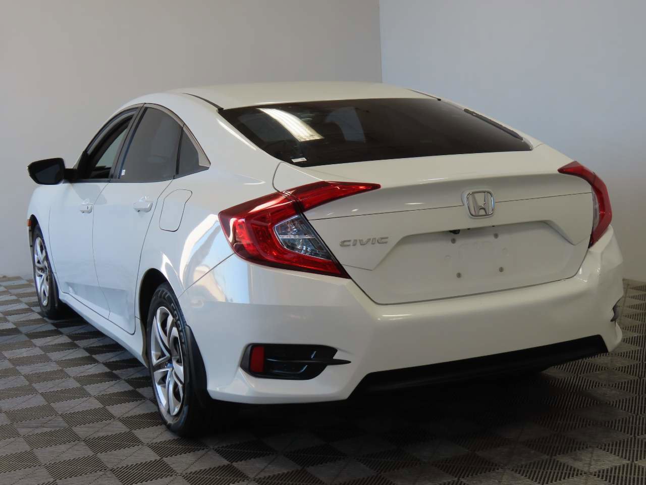 Used 2018 Honda Civic LX image 3
