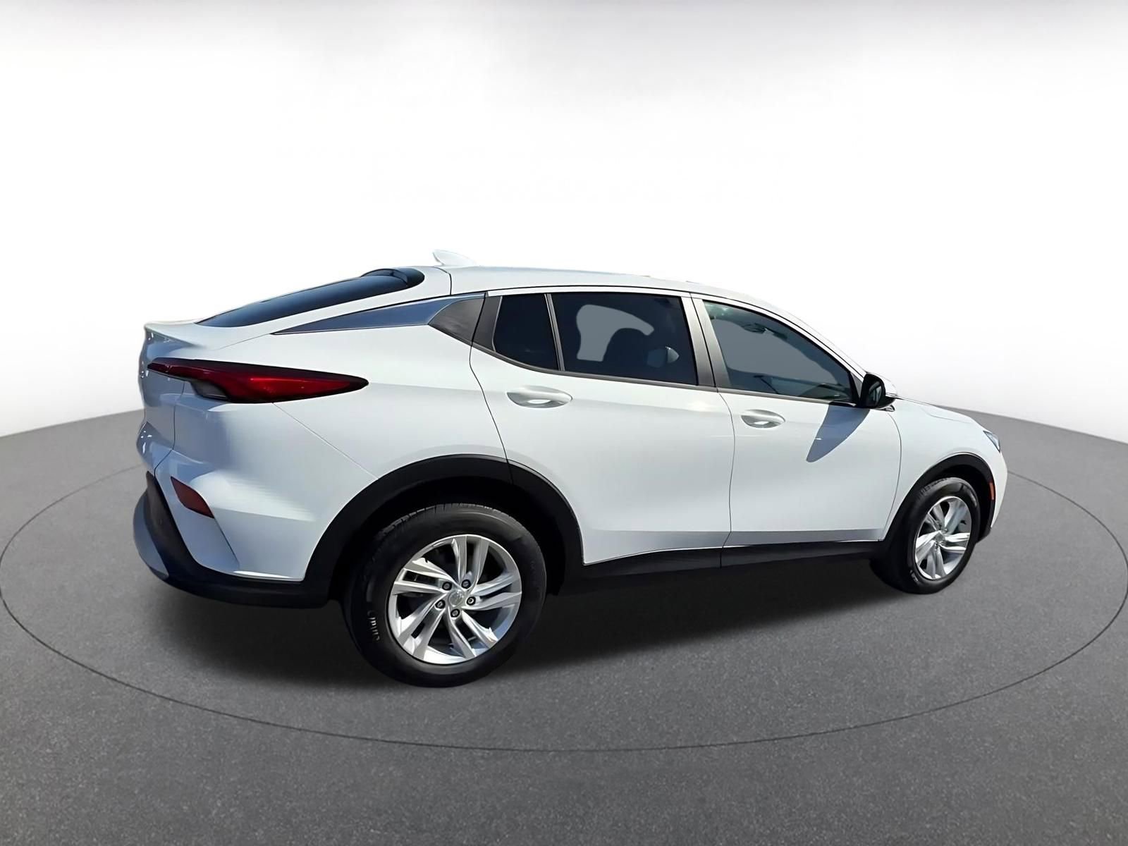 Used 2025 Buick Envista Preferred image 14