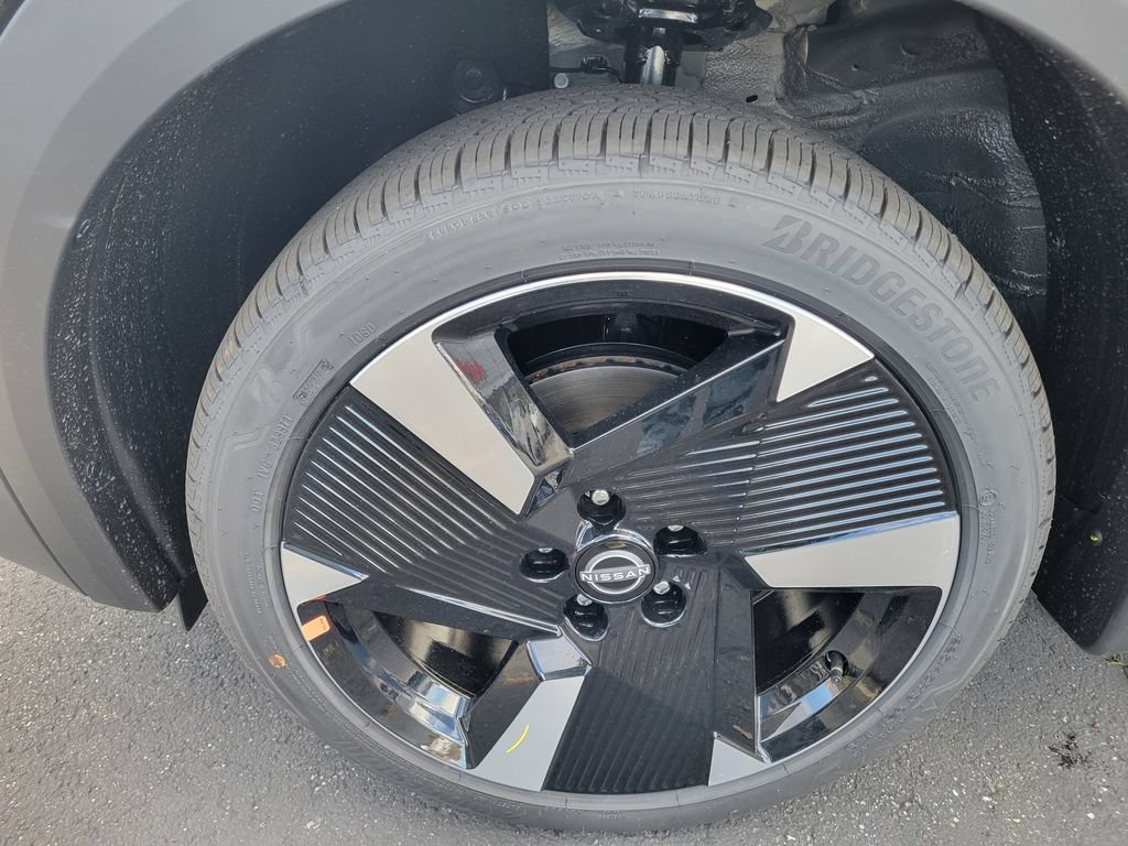 New 2026 Nissan Kicks SR w/ Cold Weather Package AWD/4WD image 12