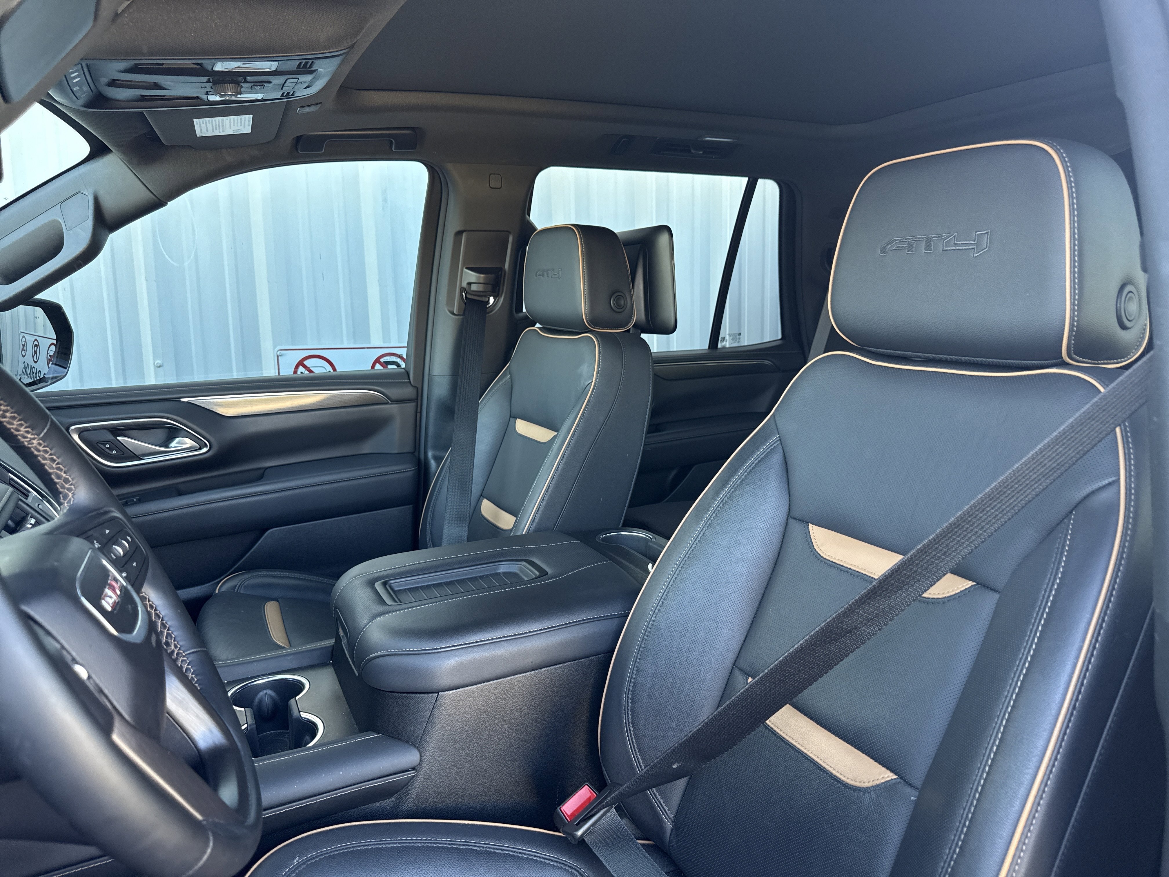 Used 2024 GMC Yukon AT4 w/ AT4 Premium Plus Package image 16