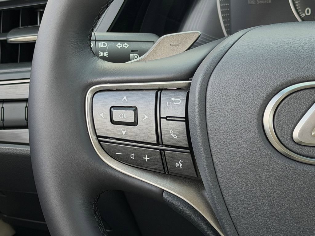 Certified 2025 Lexus ES 350 w/ Premium Package image 18