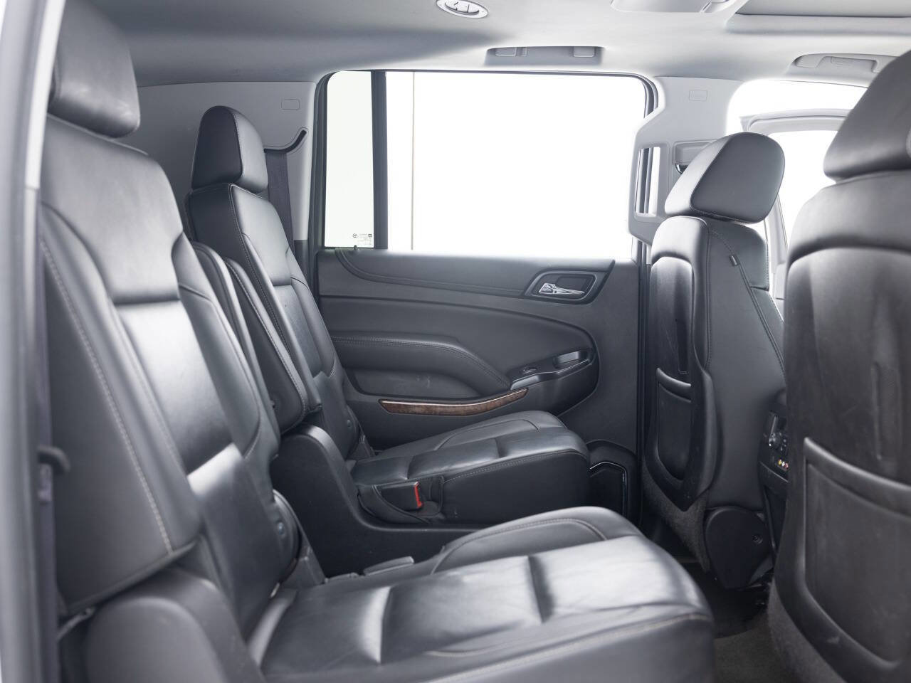 Used 2015 Chevrolet Suburban LTZ image 33