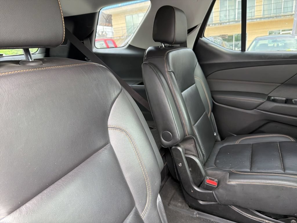 Used 2020 Chevrolet Traverse LT w/ LT Premium Package FWD image 12
