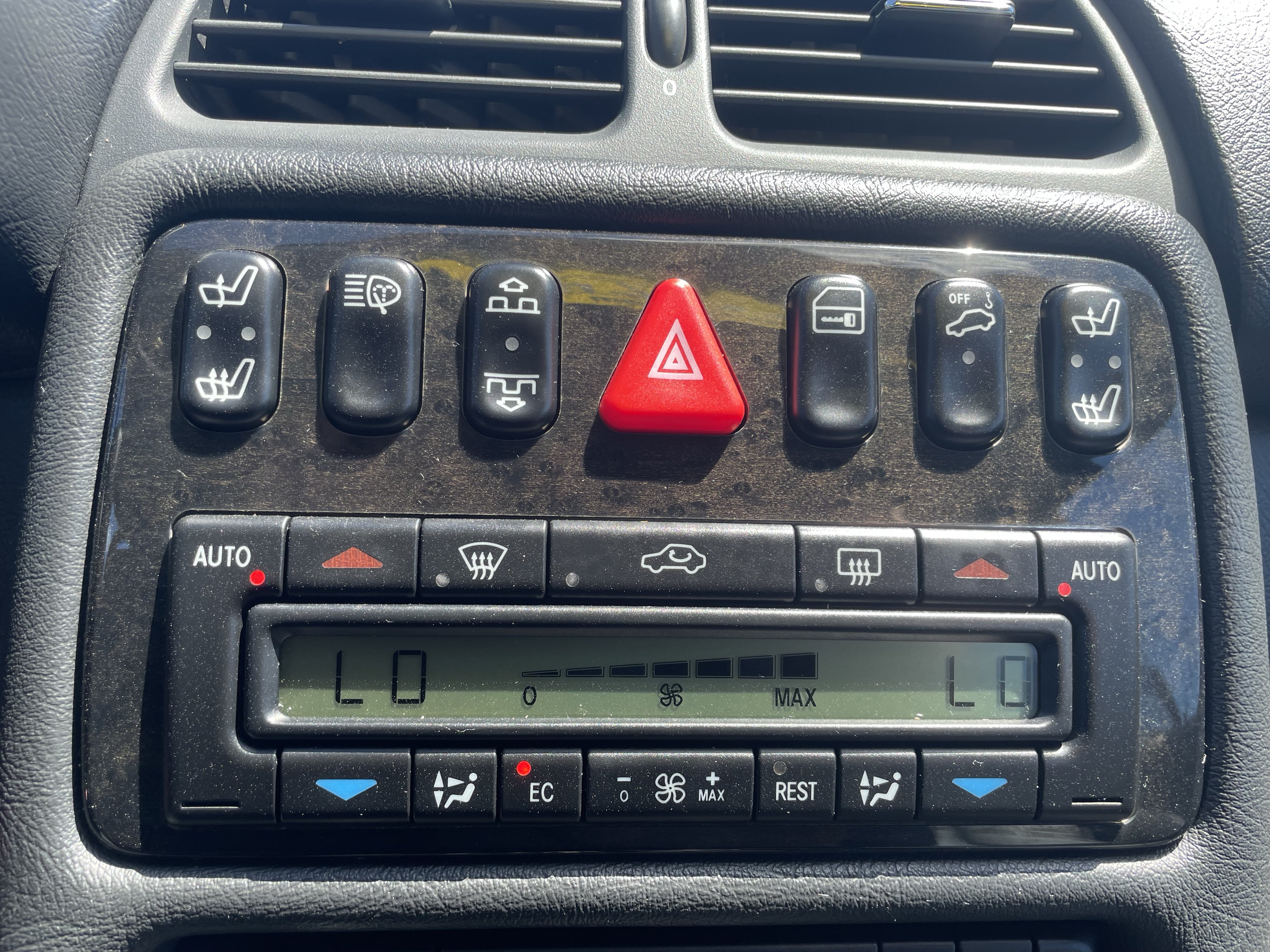 Used 2001 Mercedes-Benz CLK 430 Cabriolet image 18