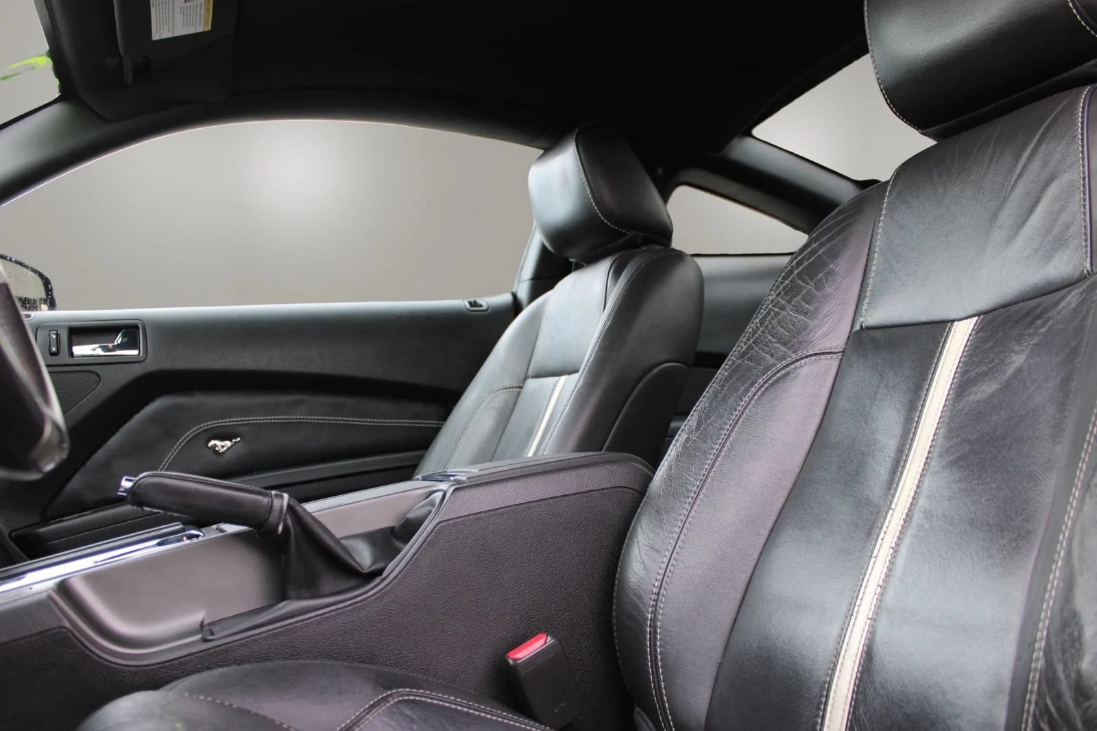 Used 2010 Ford Mustang GT Premium RWD image 15