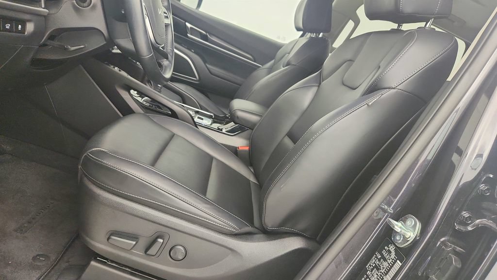 Used 2025 Kia Telluride S FWD image 14