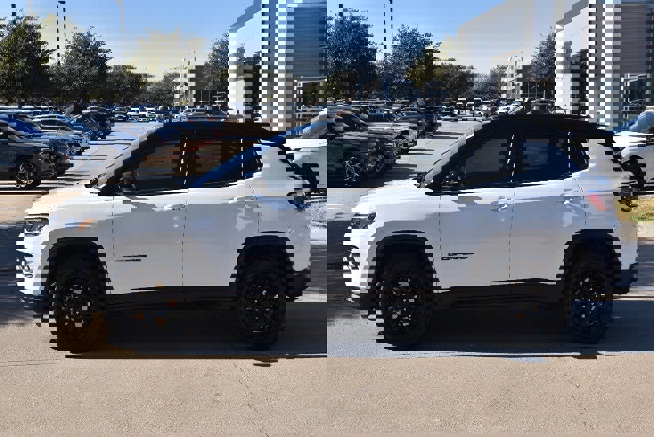 Used 2024 Jeep Compass Latitude w/ Altitude Special Edition image 12