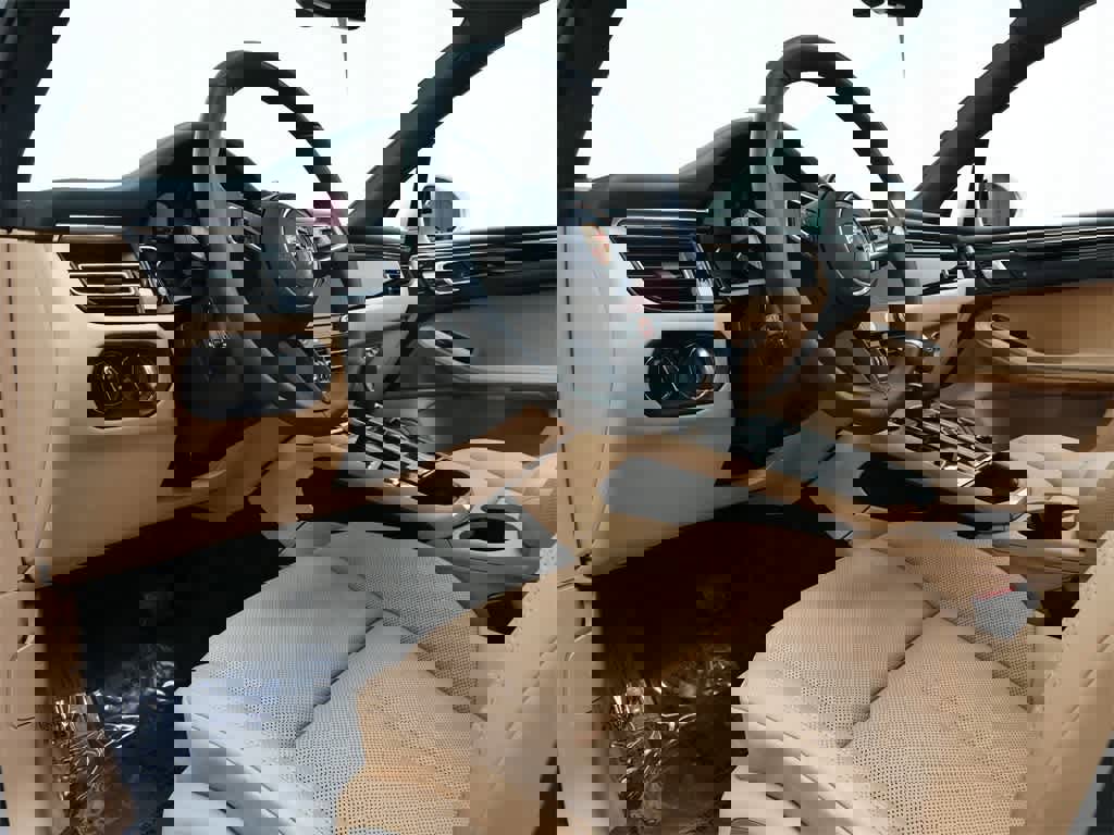 Used 2025 Porsche Macan image 4