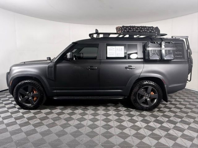 Used 2023 Land Rover Defender 130 SE image 4