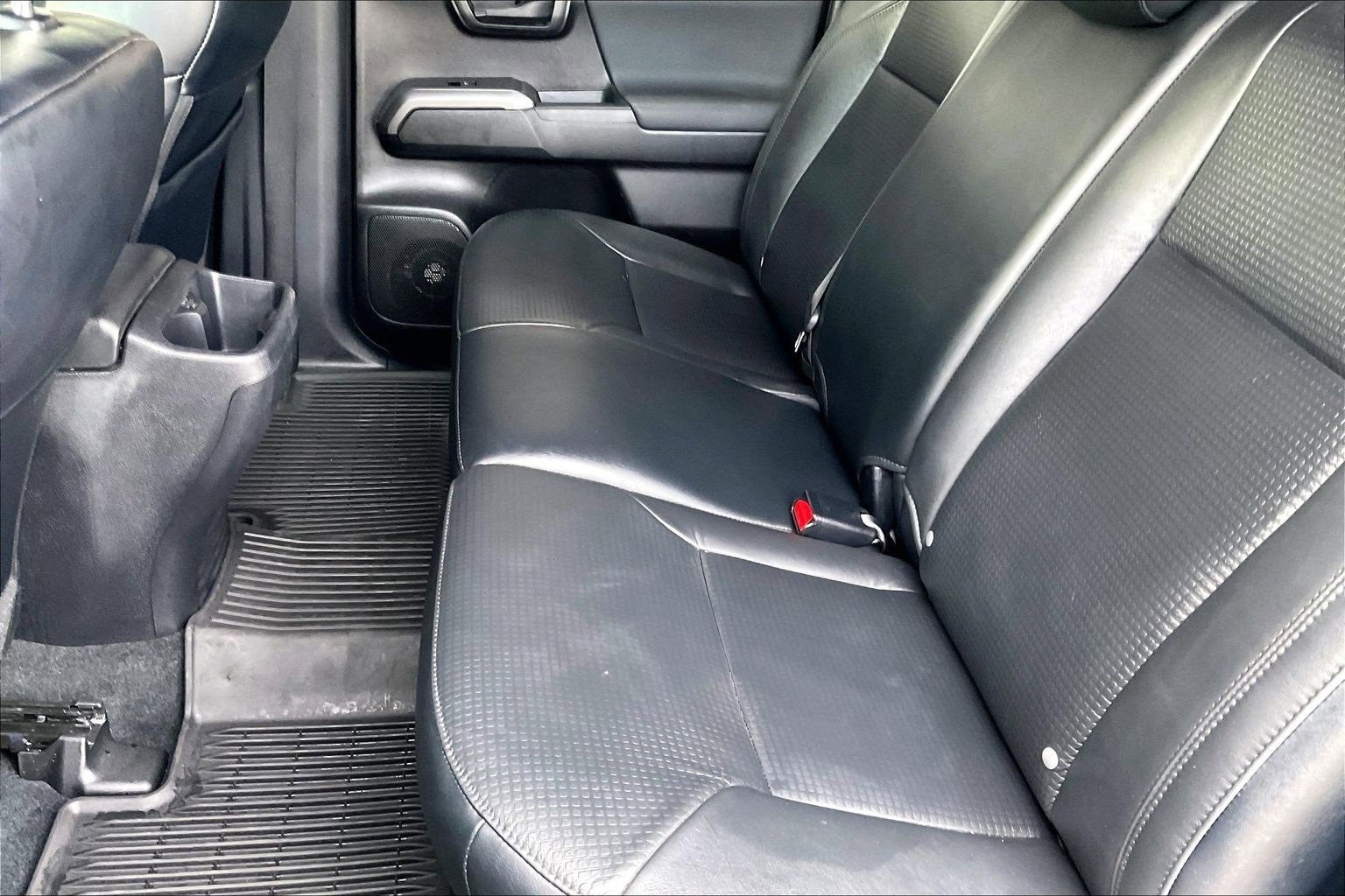 Used 2022 Toyota Tacoma TRD Off-Road image 17