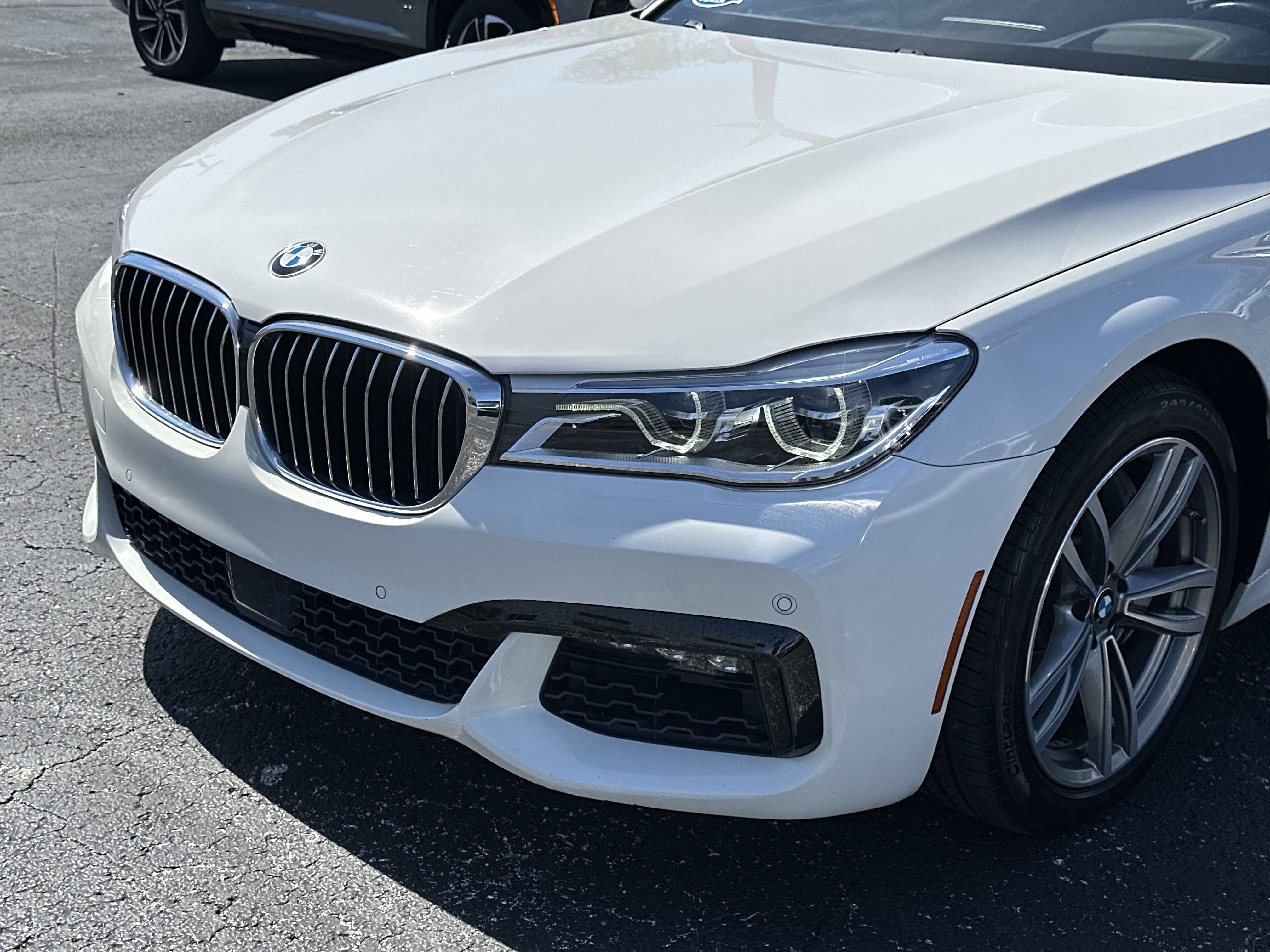 Used 2018 BMW 750i image 9