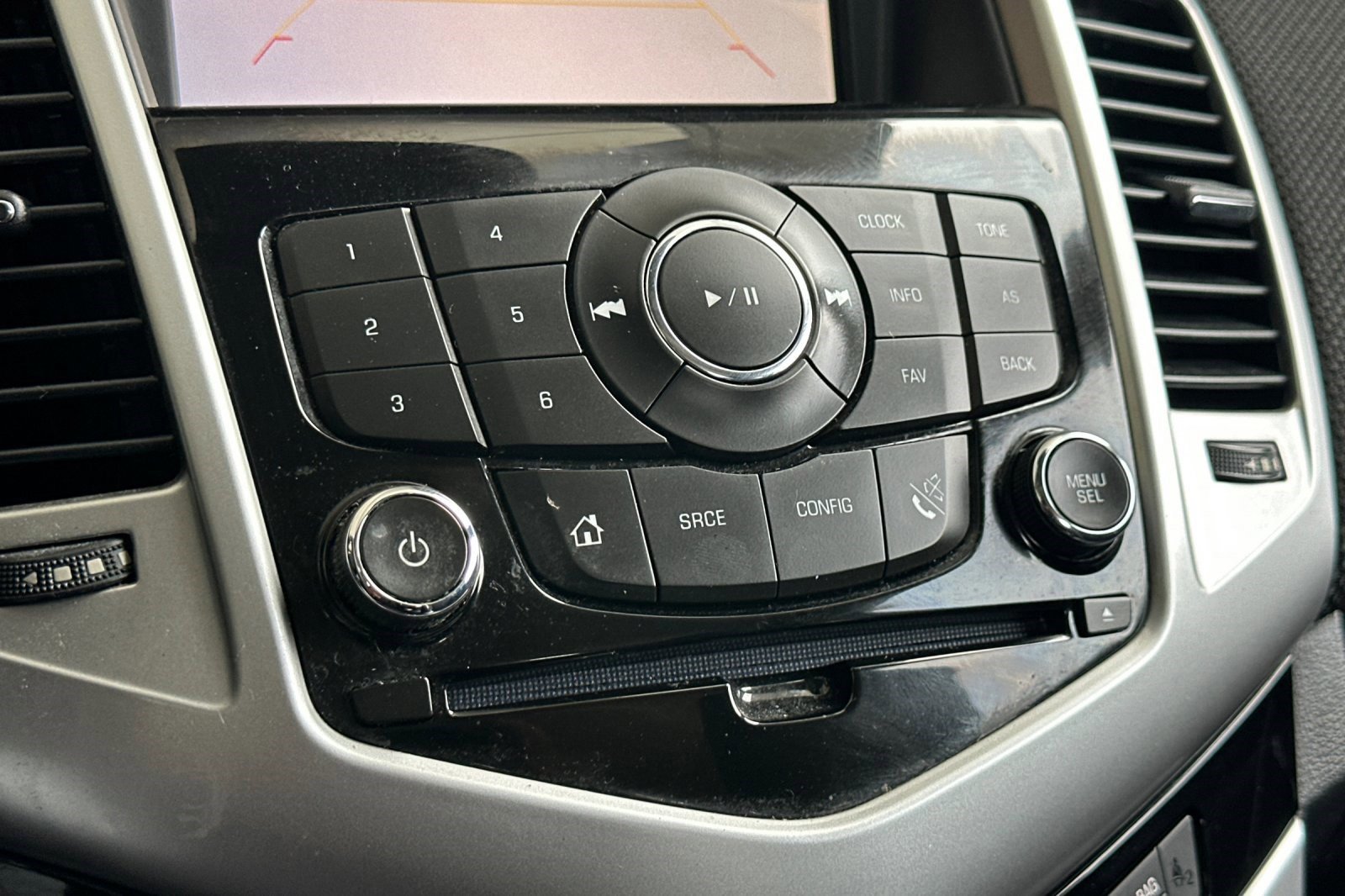 Used 2015 Chevrolet Cruze LT FWD image 18