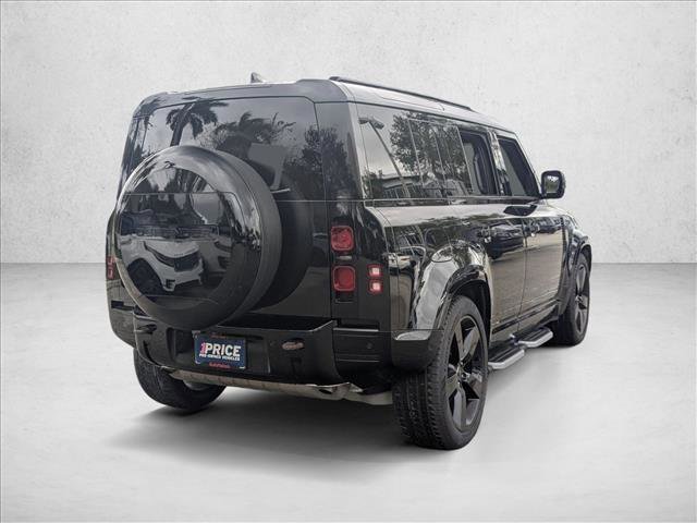 Used 2023 Land Rover Defender 110 X-Dynamic SE image 5