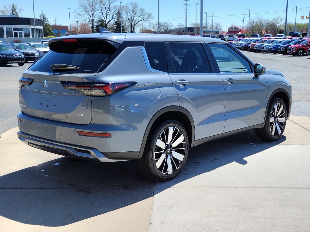 New 2026 Mitsubishi Outlander SE AWD/4WD image 16