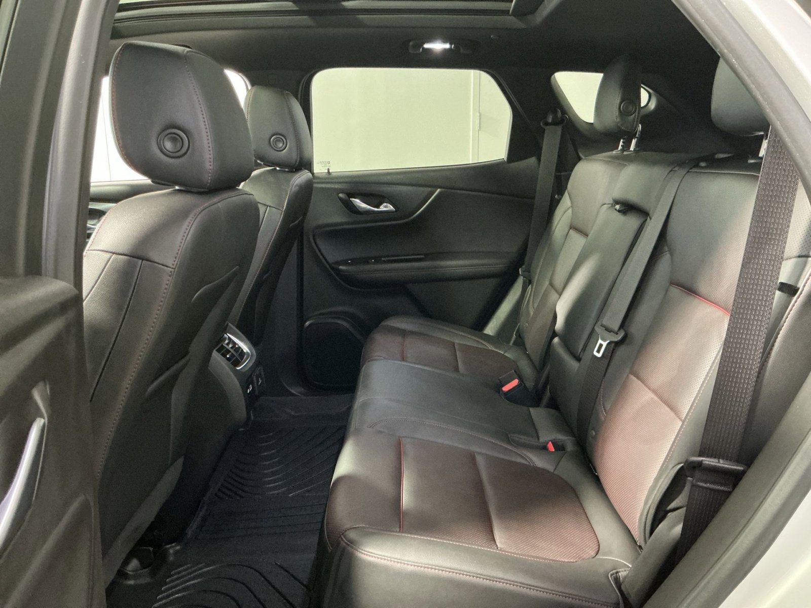 Used 2021 Chevrolet Blazer RS w/ Enhanced Convenience Package image 25