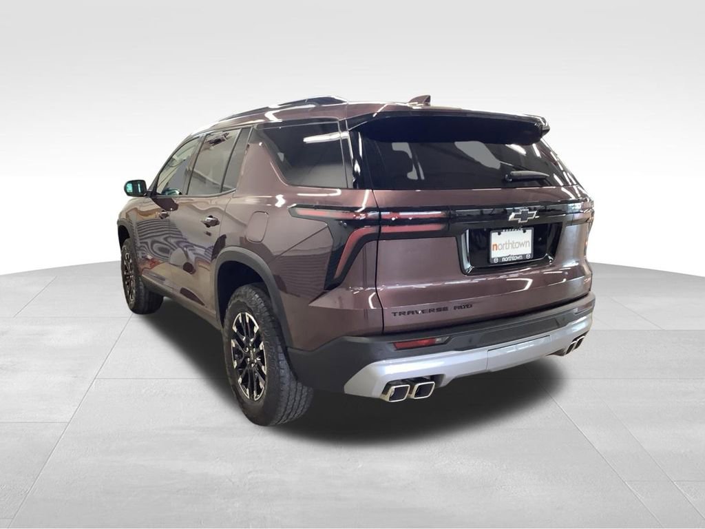 Used 2024 Chevrolet Traverse Z71 AWD/4WD image 3