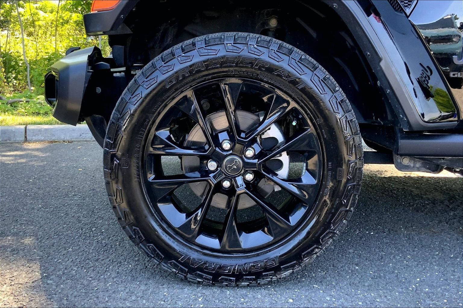 Certified 2024 Jeep Gladiator Sport AWD/4WD image 7