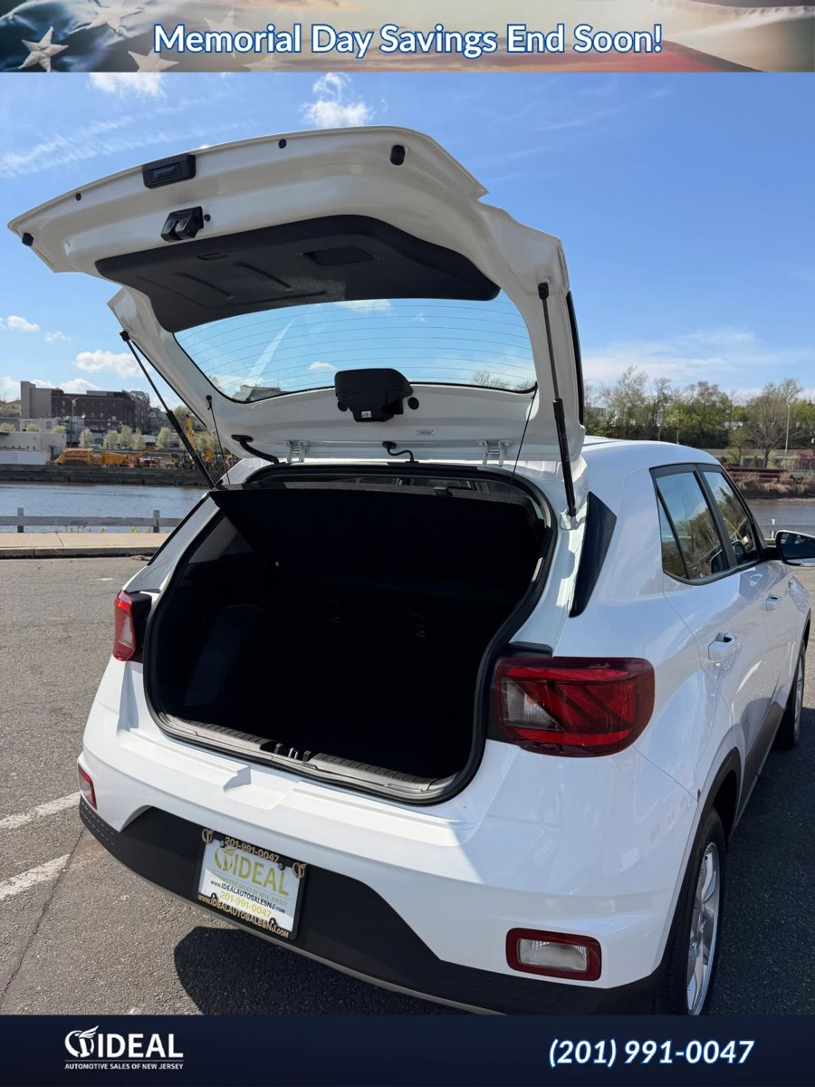 Used 2024 Hyundai Venue SE FWD image 48