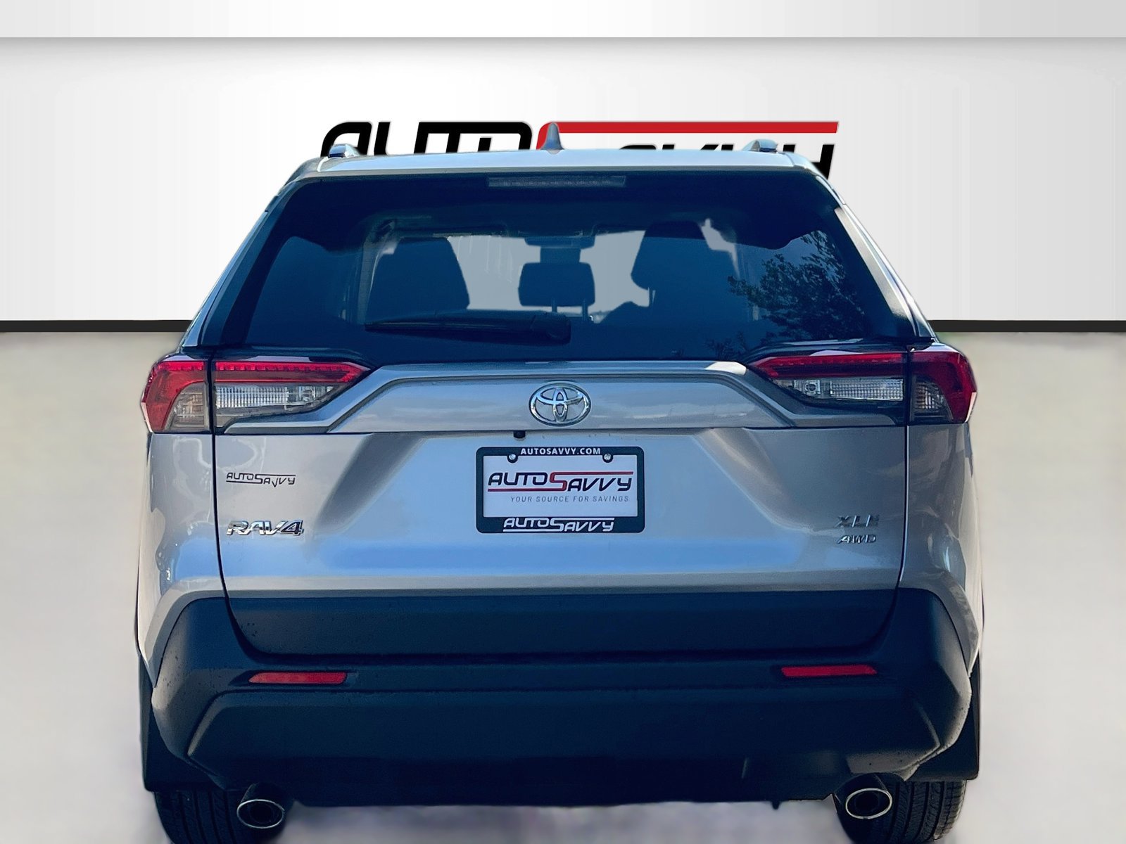 Used 2025 Toyota RAV4 XLE Premium AWD/4WD image 6