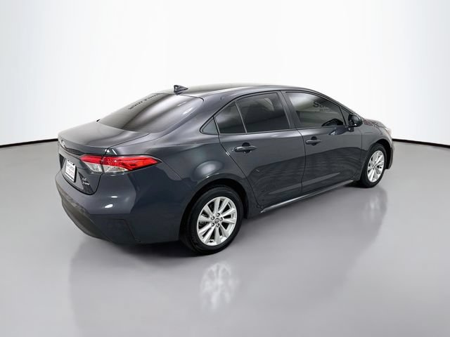 Used 2025 Toyota Corolla LE w/ LE Premium Package FWD image 7