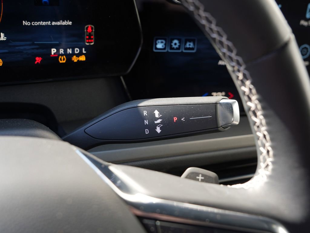 Used 2025 Chevrolet Traverse LT image 35