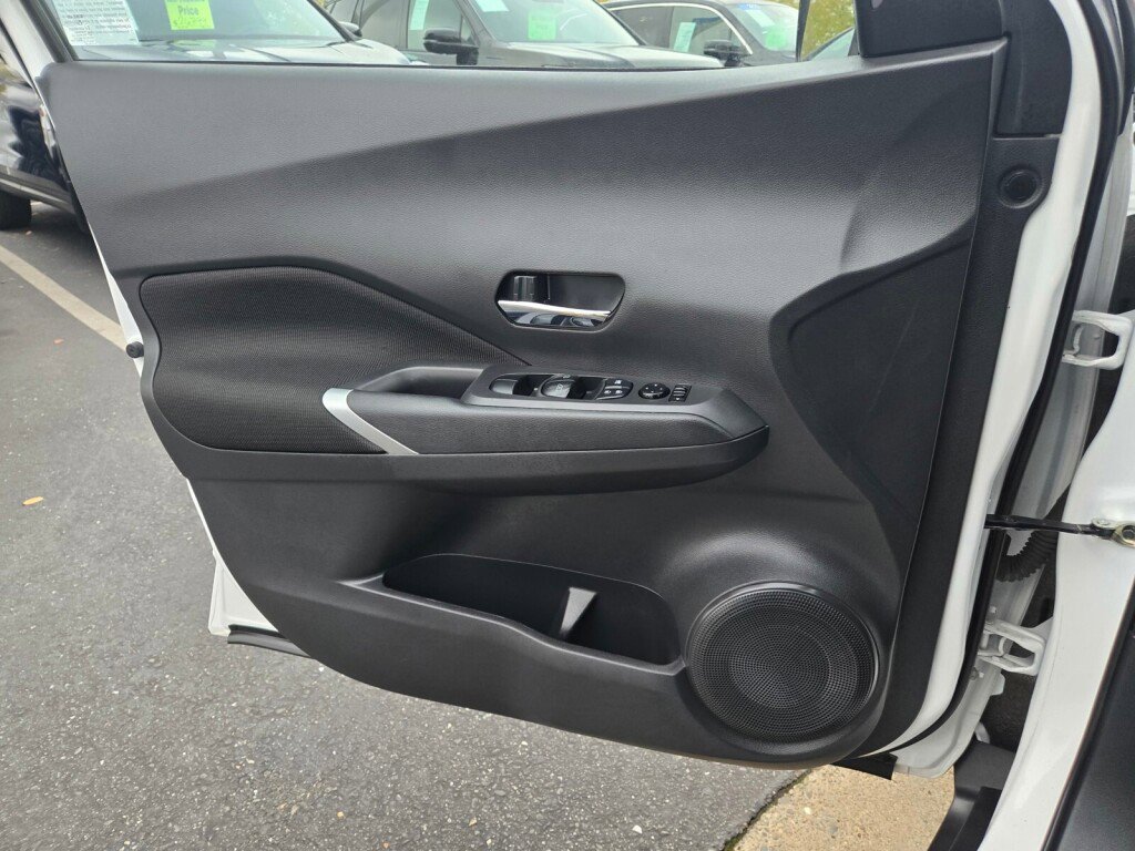 Used 2023 Nissan Kicks SV image 22