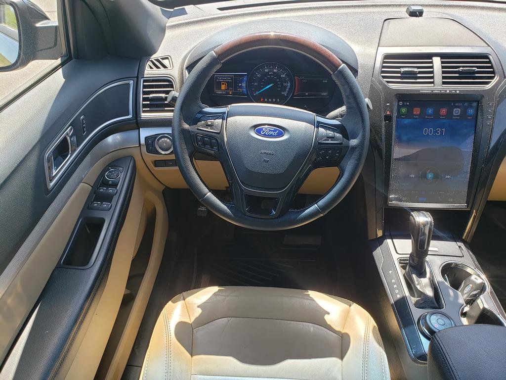 Used 2016 Ford Explorer XLT w/ Equipment Group 202A AWD/4WD image 17