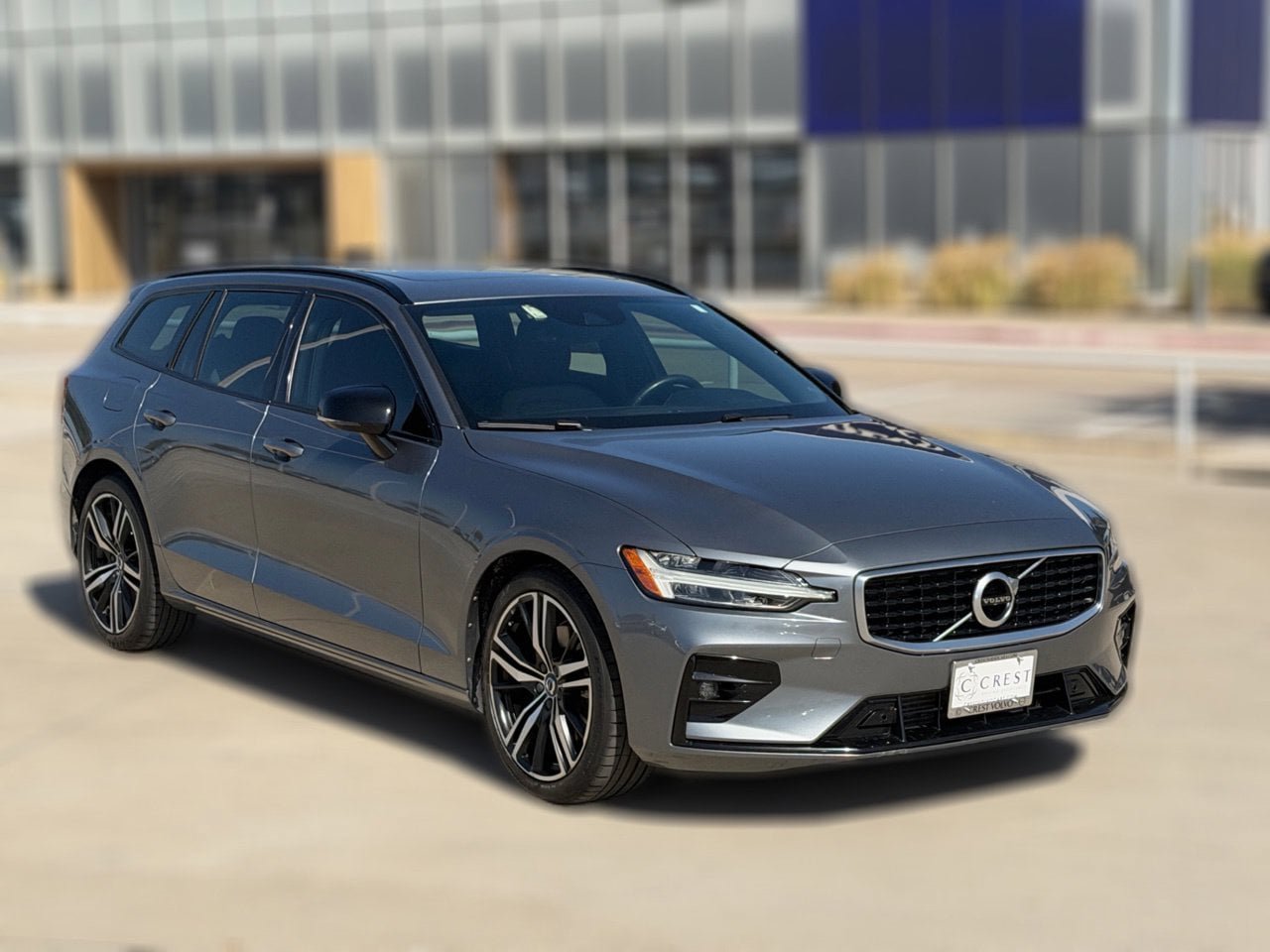 Used 2020 Volvo V60 T6 R-Design FWD image 4
