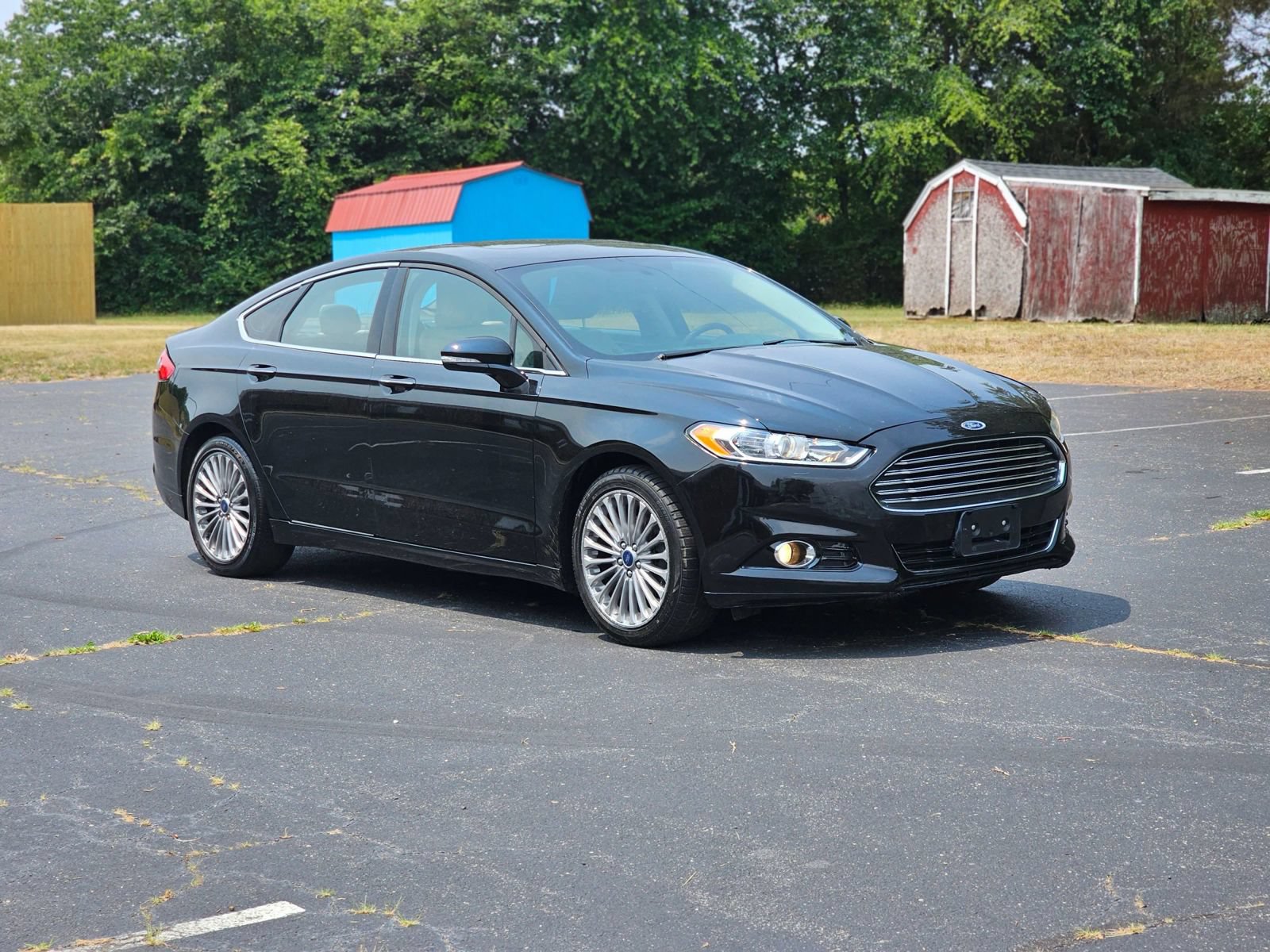 Used 2016 Ford Fusion Titanium FWD image 2