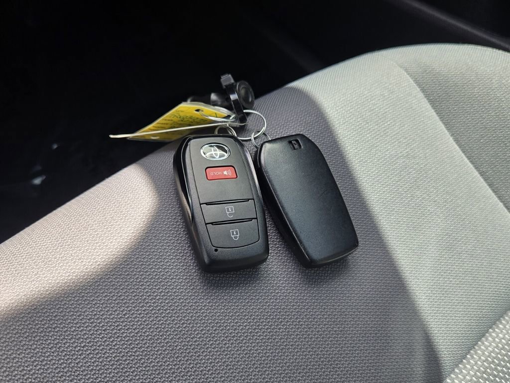 Used 2024 Toyota Corolla Cross AWD Hybrid image 19