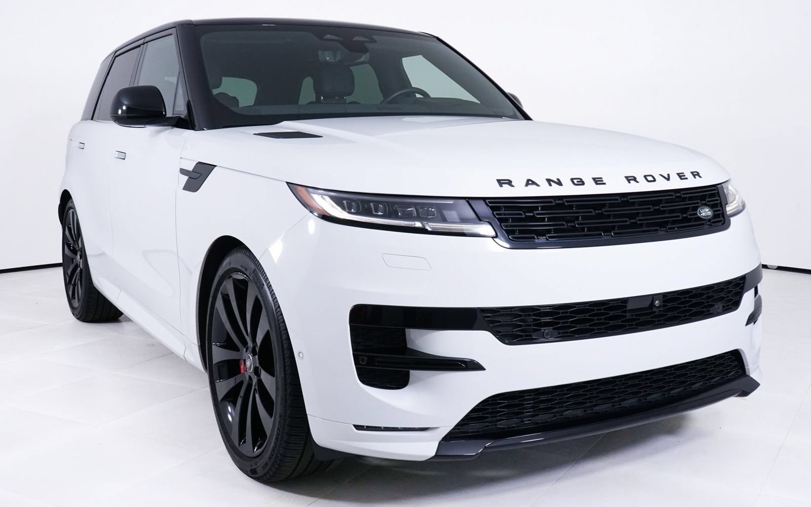 Used 2025 Land Rover Range Rover Sport Dynamic SE AWD/4WD image 18