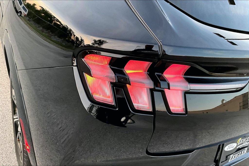 Used 2023 Ford Mustang Mach-E Premium AWD/4WD image 29