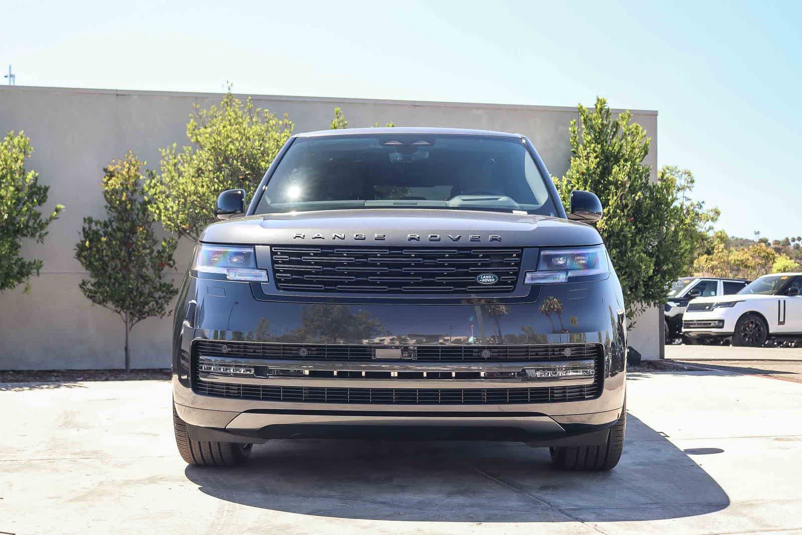 New 2026 Land Rover Range Rover Long Wheelbase SE AWD/4WD image 2