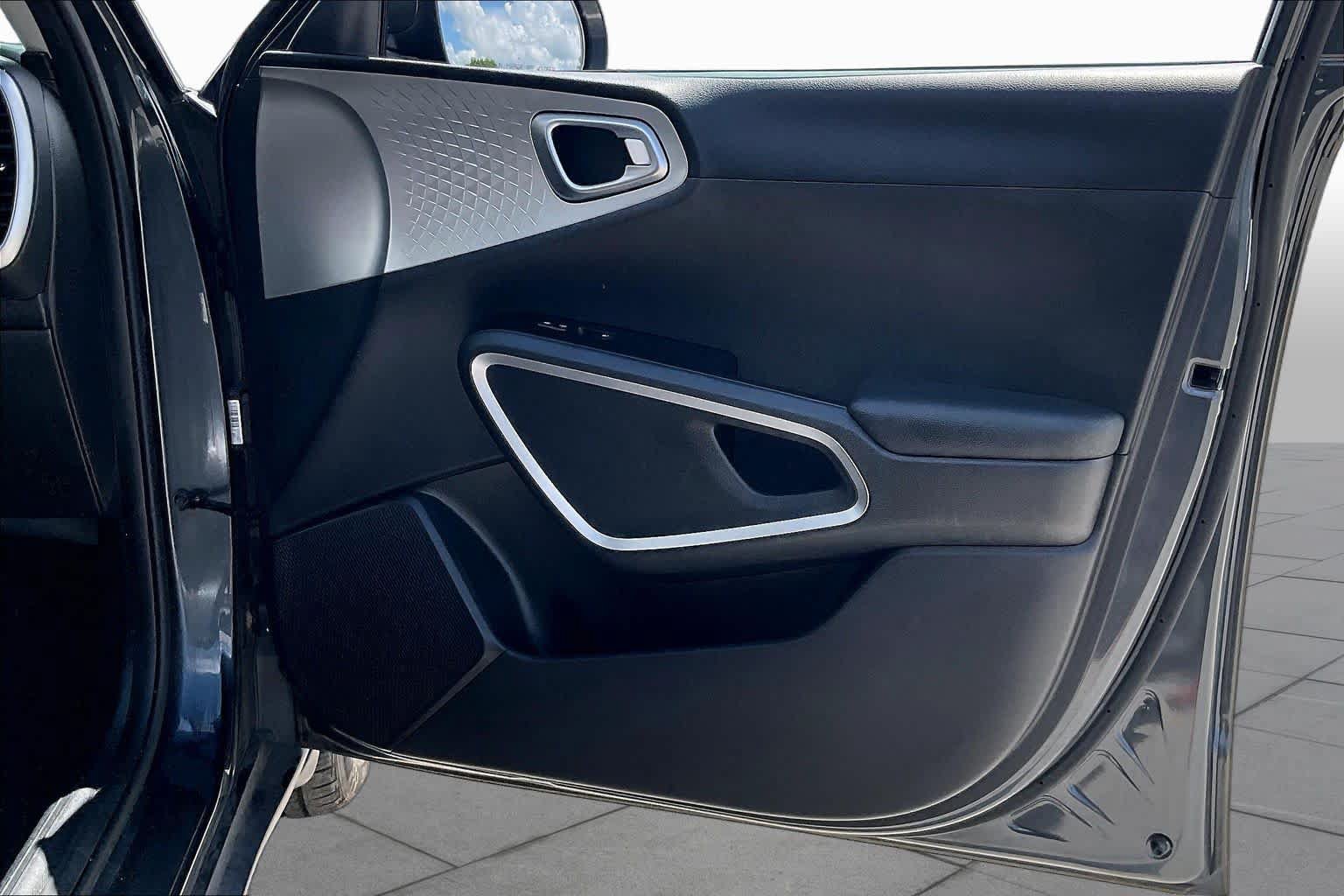 Used 2020 Kia Soul LX FWD image 20