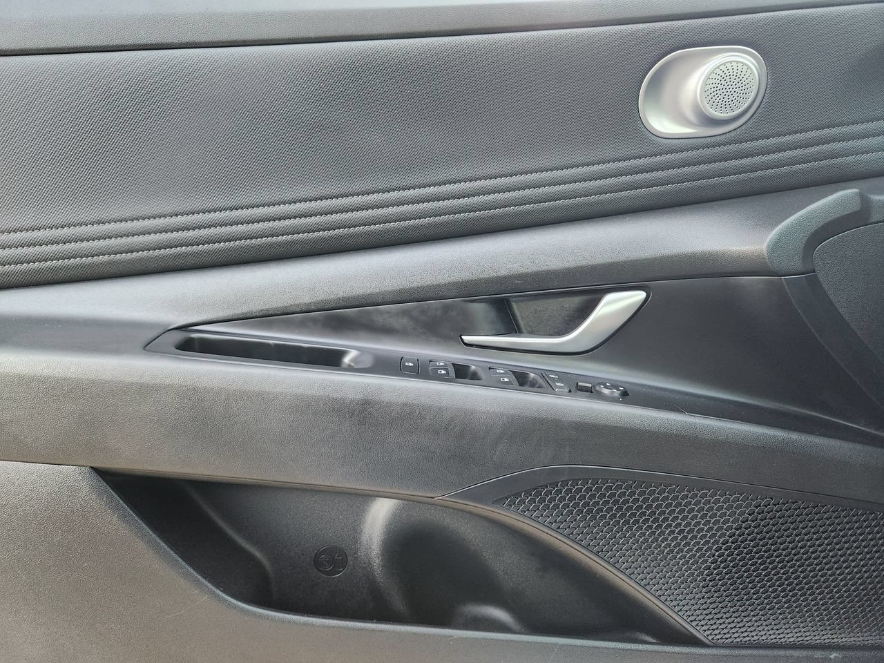 Used 2025 Hyundai Elantra SEL FWD image 22
