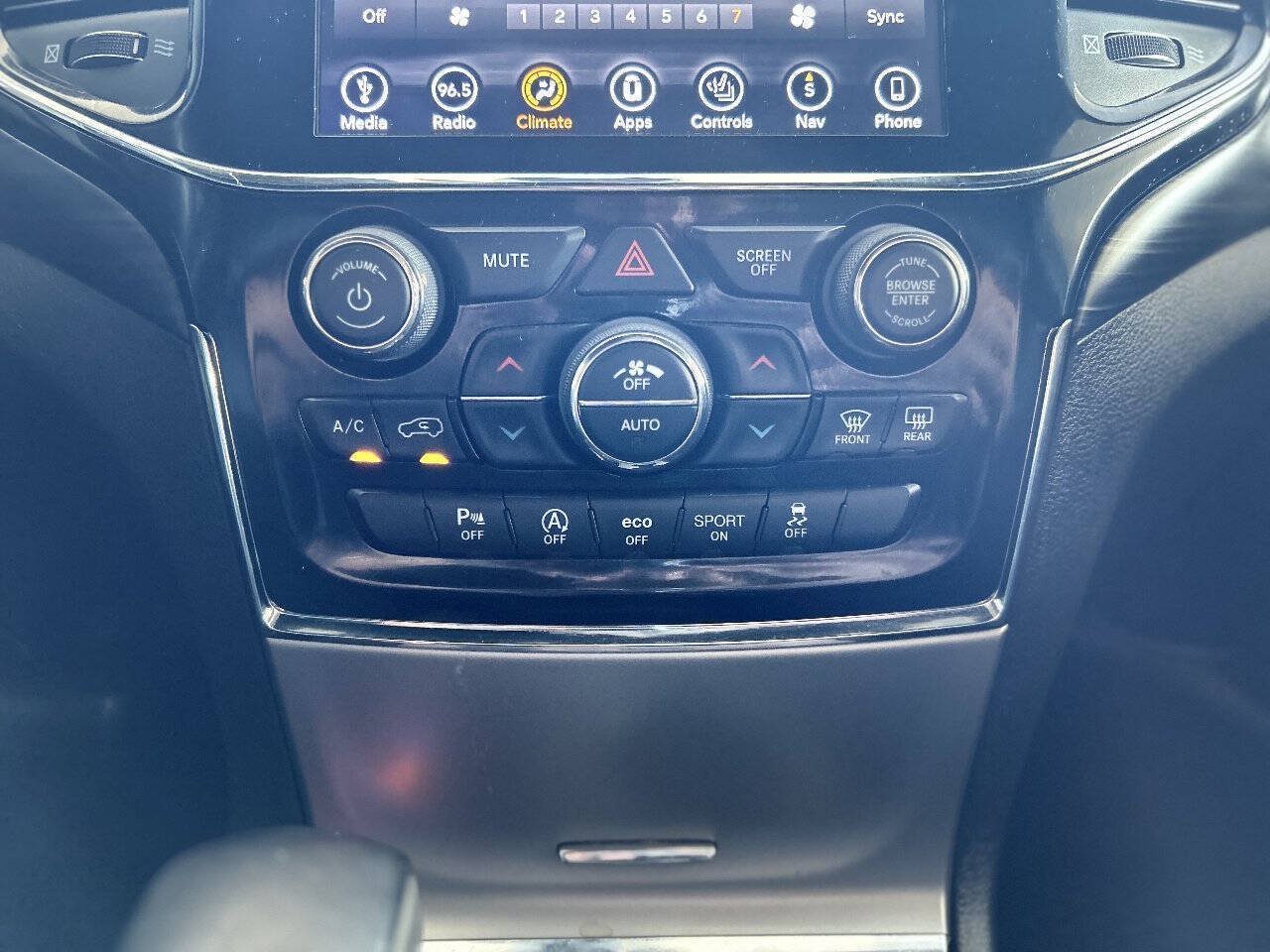 Used 2019 Jeep Grand Cherokee Altitude AWD/4WD image 64