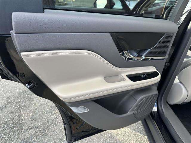 Used 2022 Lincoln Corsair AWD w/ Equipment Group 101A image 17