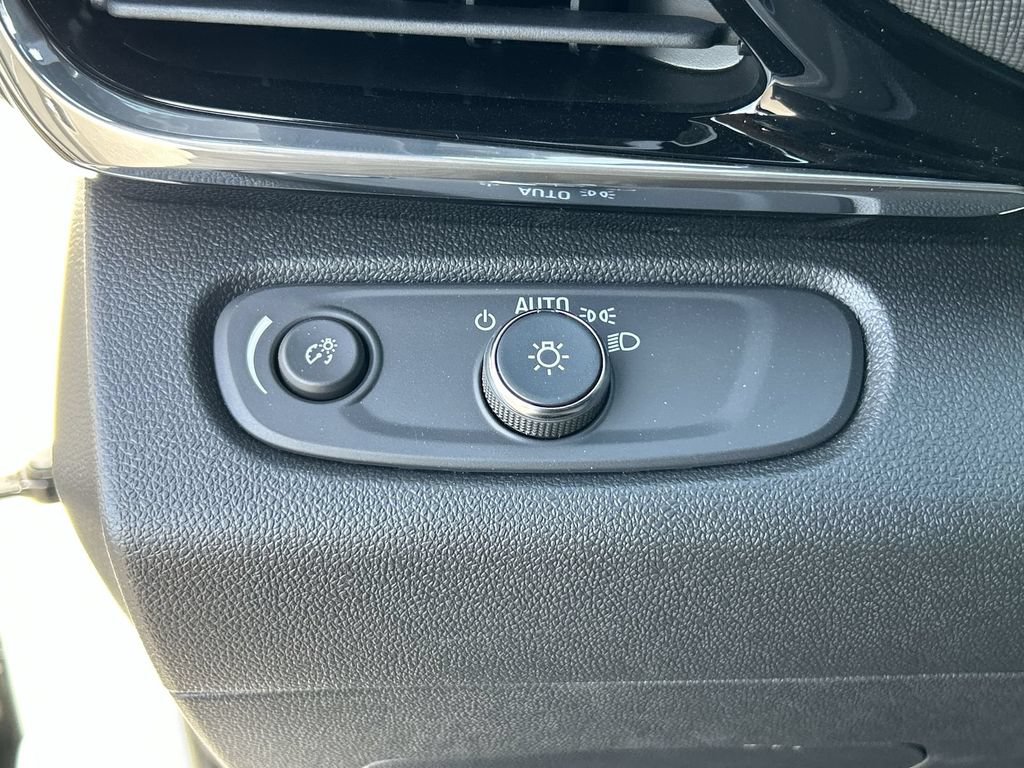 New 2026 Buick Envista Sport Touring w/ Convenience I Package FWD image 18