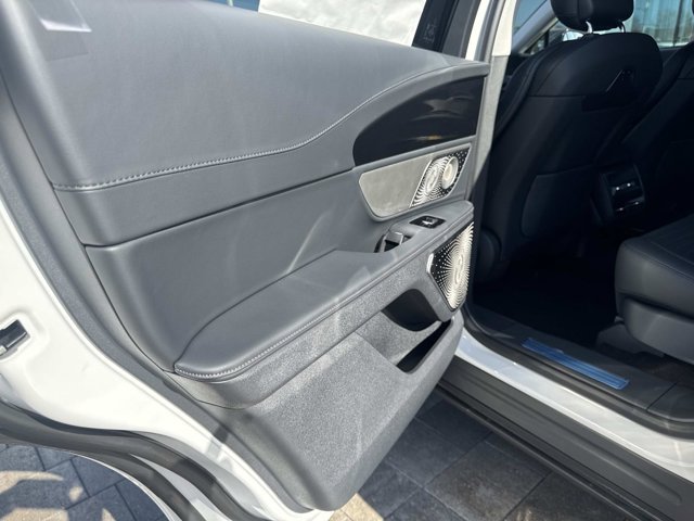 New 2026 Lincoln Nautilus Reserve AWD/4WD image 14
