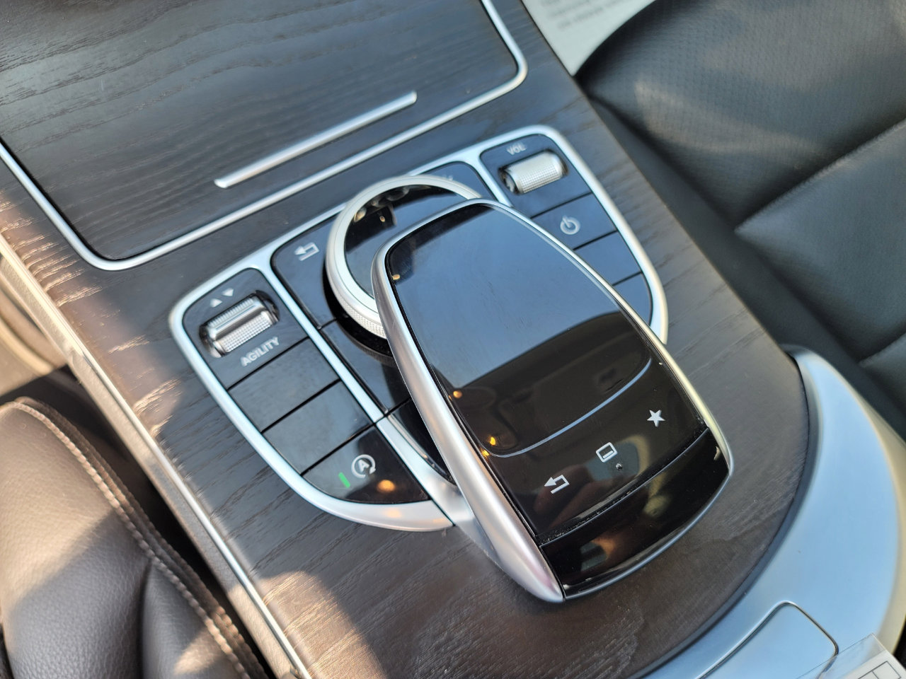 Used 2015 Mercedes-Benz C 300 4MATIC Sedan image 24