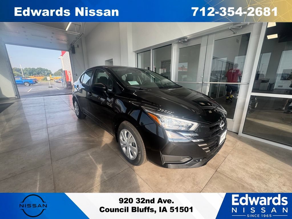 New 2025 Nissan Versa S w/ Trunk Package
